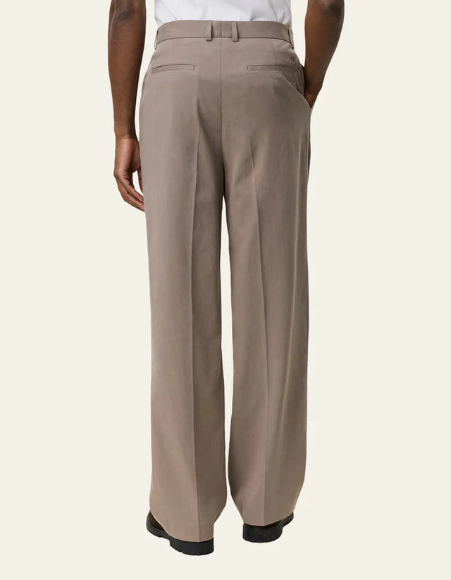 Les Deux Reece Pleated Twill Suit Pants - Walnut Brown