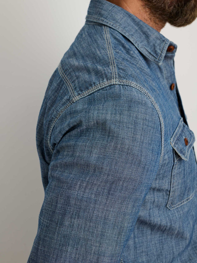 Alex Mill Work Shirt in Chambray - Light Wash