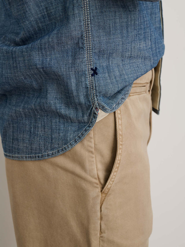 Alex Mill Work Shirt in Chambray - Light Wash