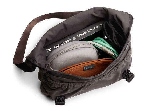 Bellroy Cinch Messenger Bag - Charcoal