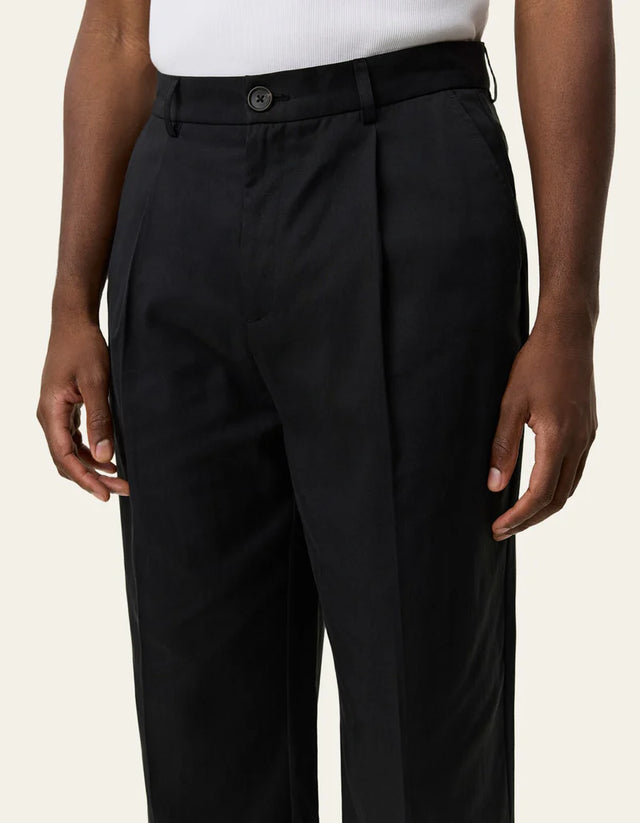 Les Deux Reece Pleated Twill Suit Pants - Black