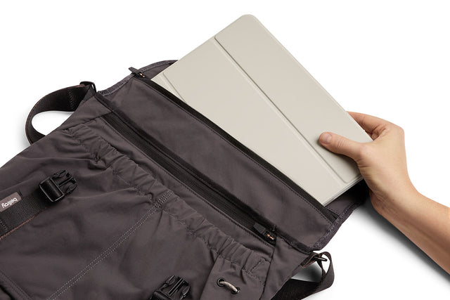 Bellroy Cinch Messenger Bag - Charcoal