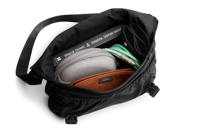 Bellroy Cinch Messenger Bag - Black