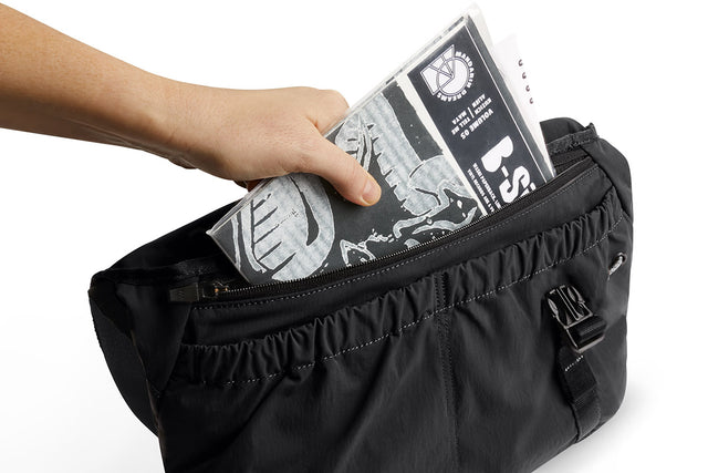 Bellroy Cinch Messenger Bag - Black