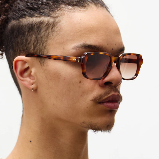 Oscar Deen Nelson Sunglasses - Tortoise/Chocolate Fade